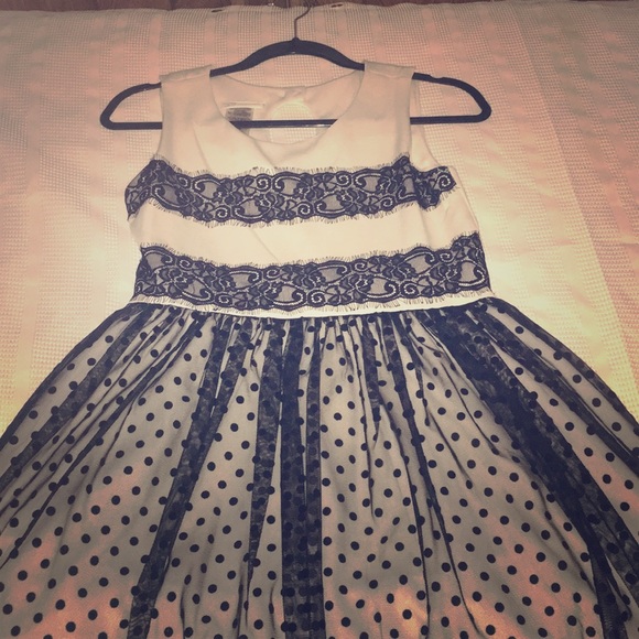 Dress (black and white) - Picture 1 of 3